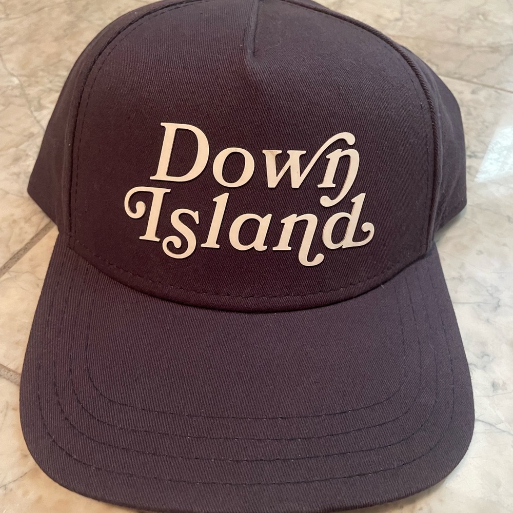 Slip 77 Down Island Black Cap